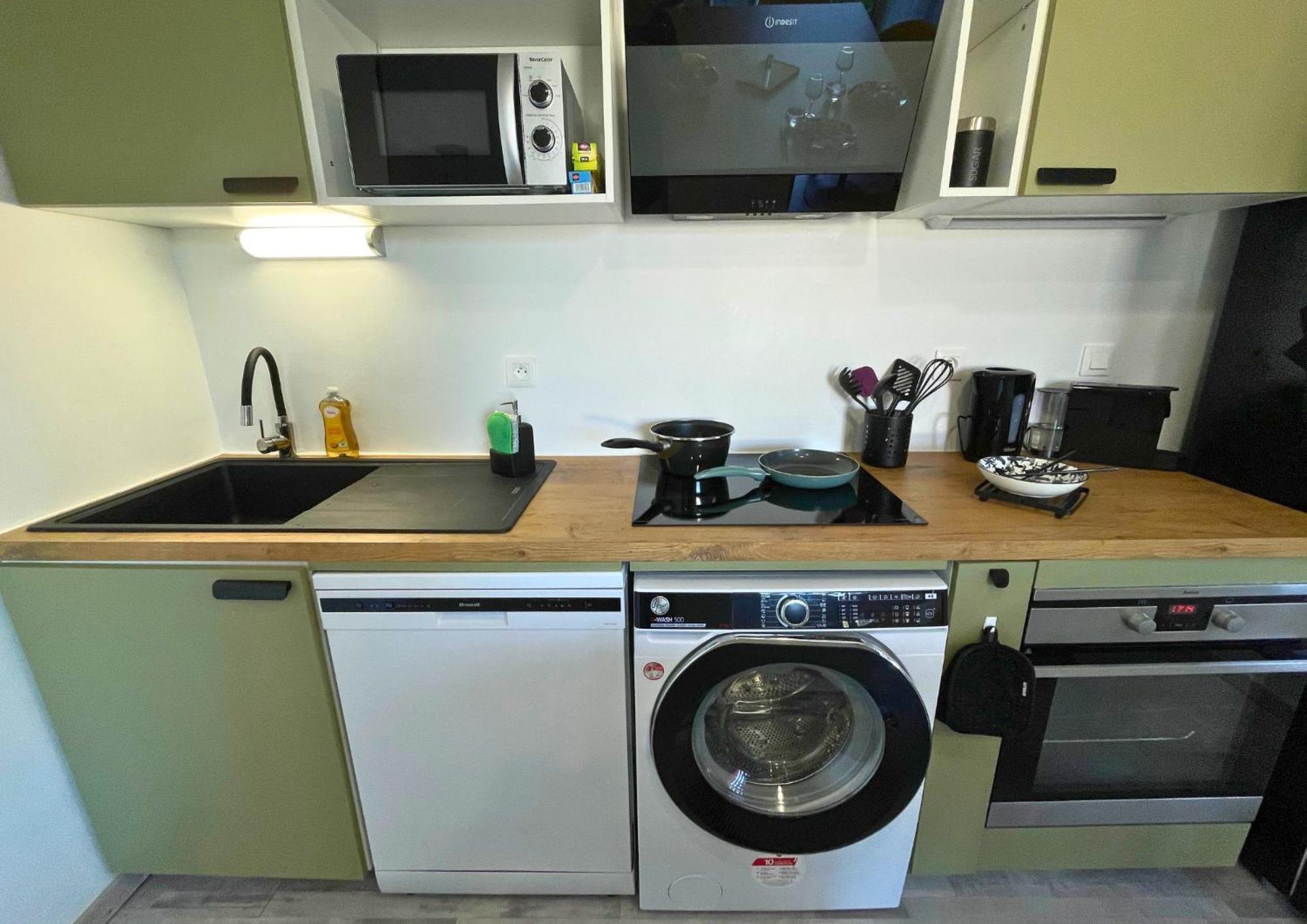 Apartment Le Jungle - Parking Et Wifi Gratuit - Balcon - Alexa